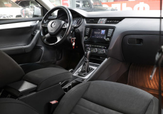 Подержанный автомобиль Skoda Octavia Liftback 2014 года (11 фото)