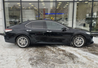 Подержанный автомобиль Toyota Camry Sedan 2019 года (4 фото)