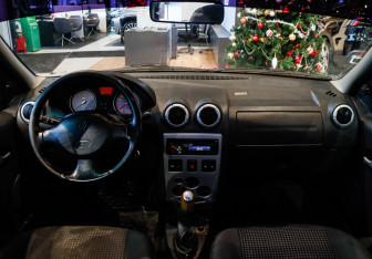 Подержанный автомобиль Renault Logan Sedan 2008 года (10 фото)