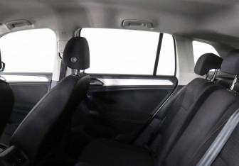 Подержанный автомобиль Volkswagen Tiguan 2020 года (12 фото)