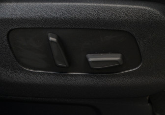 Подержанный автомобиль Kia Carnival 2021 года (8 фото)