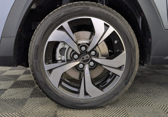 Новый Москвич 3 2025 (7 фото)