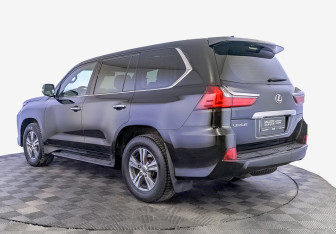 Подержанный автомобиль Lexus LX 2021 года (7 фото)