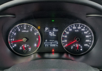 Подержанный автомобиль Kia Rio Hatchback 2019 года (13 фото)