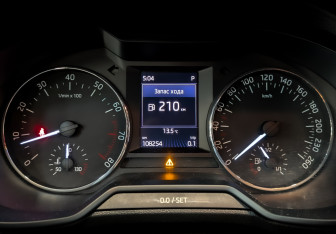 Подержанный автомобиль Skoda Octavia Liftback 2015 года (13 фото)