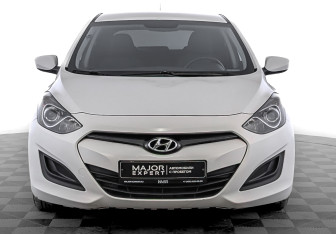 Подержанный автомобиль Hyundai i30 Hatchback 2012 года (2 фото)