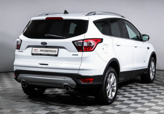 Подержанный автомобиль Ford Kuga 2018 года (5 фото)