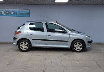 Подержанный автомобиль Peugeot 206 Hatchback 2005 года (4 фото)