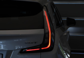 Подержанный автомобиль Cadillac XT4 2021 года (28 фото)