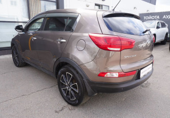 Подержанный автомобиль Kia Sportage 2015 года (7 фото)