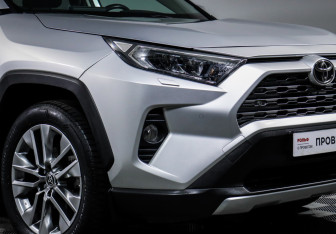 Подержанный автомобиль Toyota RAV4 2019 года (16 фото)
