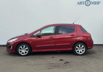 Подержанный автомобиль Peugeot 308 Hatchback 2012 года (5 фото)