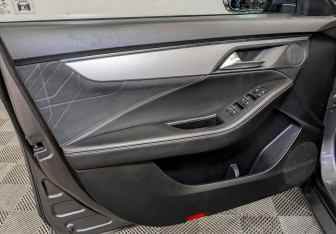 Подержанный автомобиль Москвич 6 2023 года (19 фото)