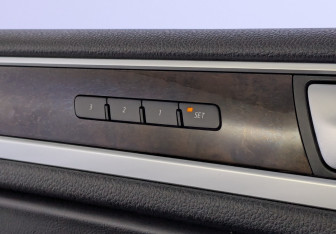 Подержанный автомобиль Volkswagen Touareg 2014 года (19 фото)