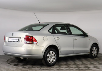 Подержанный автомобиль Volkswagen Polo Sedan 2011 года (3 фото)