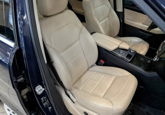 Подержанный автомобиль Mercedes-Benz GLE 2017 года (23 фото)