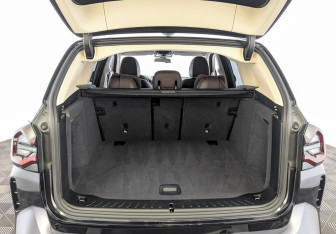 Подержанный автомобиль BMW X3 2024 года (10 фото)