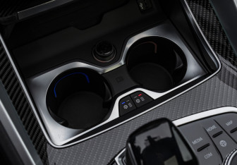 Подержанный автомобиль BMW X6 2020 года (18 фото)