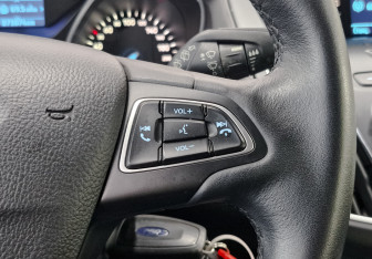 Подержанный автомобиль Ford Focus Hatchback 2018 года (26 фото)