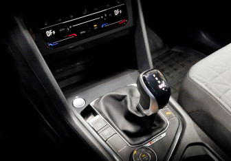 Подержанный автомобиль Volkswagen Tiguan 2021 года (24 фото)