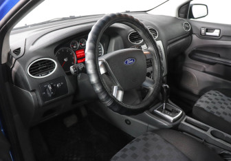 Подержанный автомобиль Ford Focus Hatchback 2007 года (5 фото)