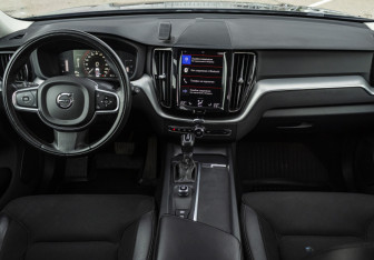 Подержанный автомобиль Volvo XC60 2018 года (11 фото)