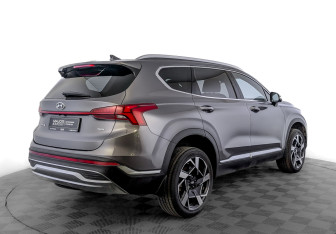 Подержанный автомобиль Hyundai Santa Fe 2023 года (5 фото)