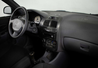 Подержанный автомобиль Hyundai Accent Sedan 2008 года (14 фото)