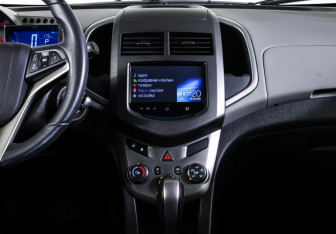 Подержанный автомобиль Chevrolet Aveo Hatchback 2014 года (14 фото)