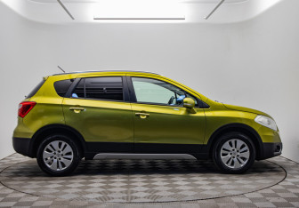 Подержанный автомобиль Suzuki SX4 Hatchback 2014 года (6 фото)
