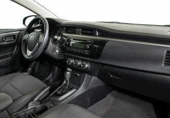 Подержанный автомобиль Toyota Corolla Sedan 2013 года (9 фото)