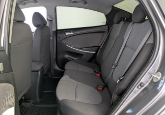 Подержанный автомобиль Hyundai Solaris Sedan 2011 года (10 фото)