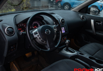 Подержанный автомобиль Nissan Qashqai 2012 года (10 фото)
