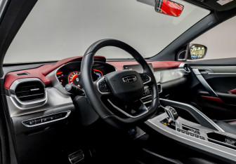 Подержанный автомобиль Geely Coolray 2022 года (16 фото)