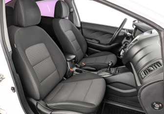 Подержанный автомобиль Kia Cerato Sedan 2015 года (24 фото)