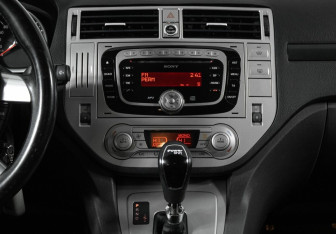 Подержанный автомобиль Ford Kuga 2012 года (14 фото)