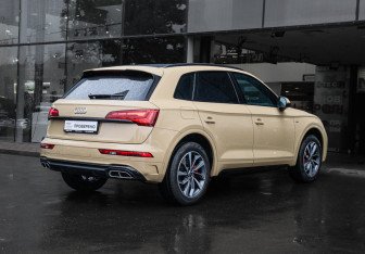 Подержанный автомобиль Audi Q5 2025 года (4 фото)
