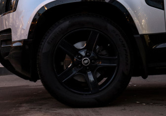 Подержанный автомобиль Land Rover Defender Suv 2020 года (24 фото)