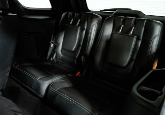 Подержанный автомобиль Ford Explorer 2018 года (14 фото)