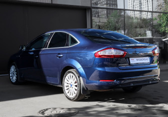 Подержанный автомобиль Ford Mondeo Sedan 2012 года (7 фото)