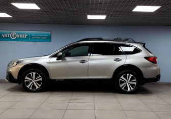 Подержанный автомобиль Subaru Outback Wagon 2018 года (8 фото)