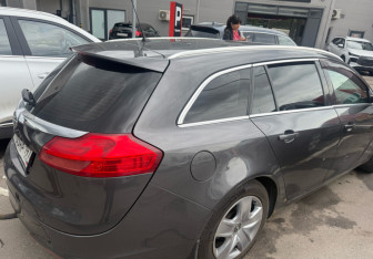 Подержанный автомобиль Opel Insignia Wagon 2011 года (6 фото)