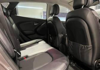 Подержанный автомобиль Hyundai ix35 2013 года (14 фото)