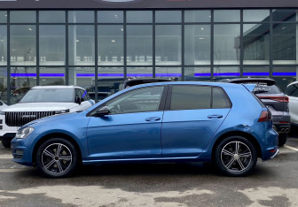 Подержанный автомобиль Volkswagen Golf Hatchback 2014 года (8 фото)