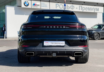 Подержанный автомобиль Porsche Cayenne 2023 года (6 фото)