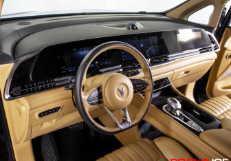 Подержанный автомобиль Voyah Dream 2023 года (30 фото)