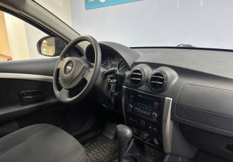 Подержанный автомобиль Nissan Almera Sedan 2015 года (17 фото)