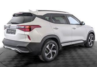 Подержанный автомобиль Kia Seltos 2021 года (5 фото)