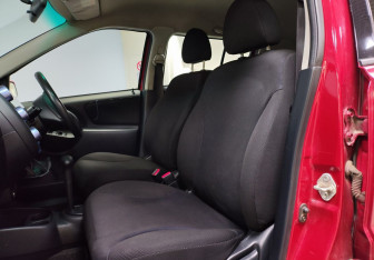 Подержанный автомобиль Toyota WiLL Cypha 2003 года (10 фото)