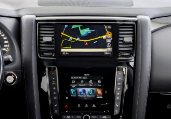 Подержанный автомобиль Infiniti QX80 2021 года (15 фото)